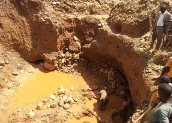 Desabamento de terra causa duas mortes em mina artesanal de ouro na Jamba