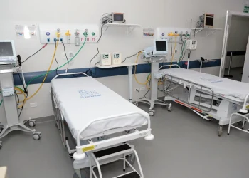 Hospital na Ganda entra na rota das cirurgias complexas e remove megamiomas a paciente