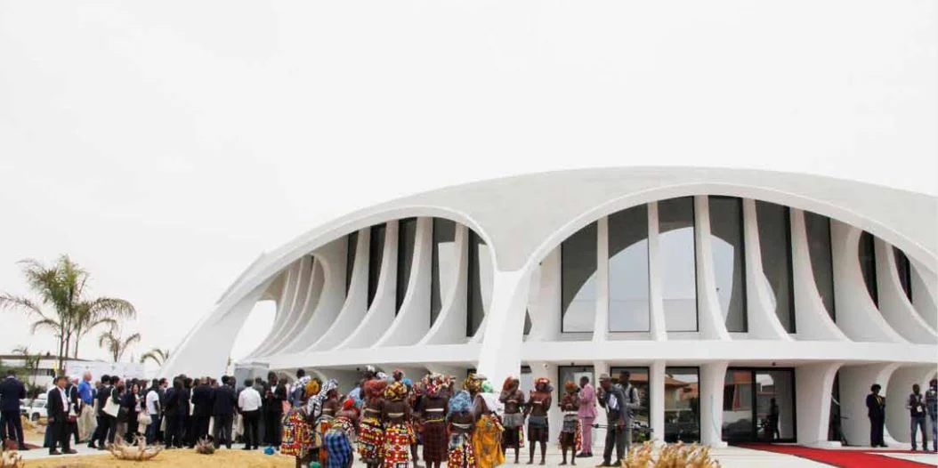 Centro cultural do Namibe “Mussungo Bitoto” à disposição da classe 50 anos depois