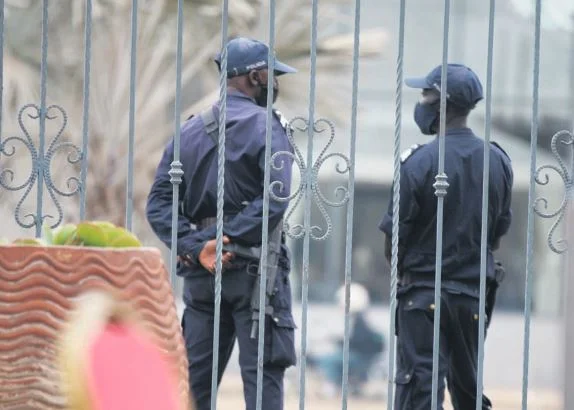 Carta do leitor: Outra vez um agente da Polícia Nacional!