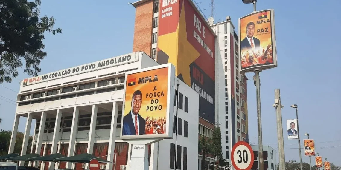 Bureau Político do MPLA analisa vida interna do partido