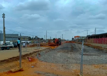 Mais de 6 quilómetros da Avenida Luther Rescova serão reabilitados