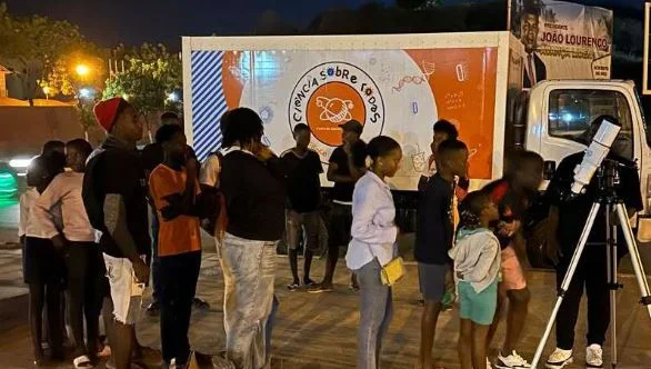 Centro de Ciência de Luanda chega às províncias de Malanje e Cuanza-Norte com o programa “Ciência sobre Rodas”