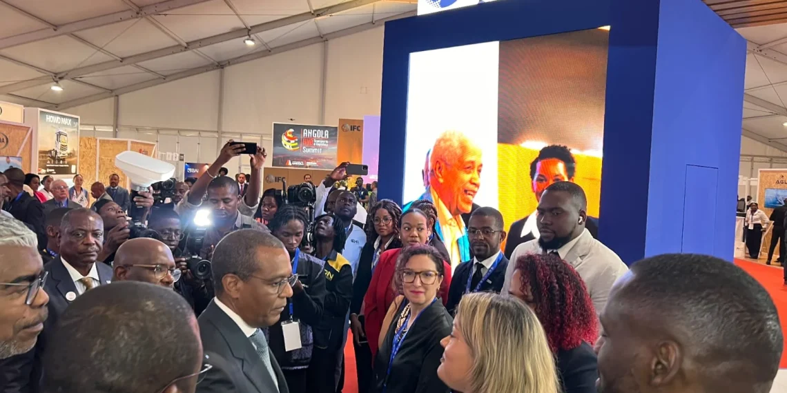 Ministro de Estado visita stand do BAI no Angola Hub Transporte e Logística Summit 2025
