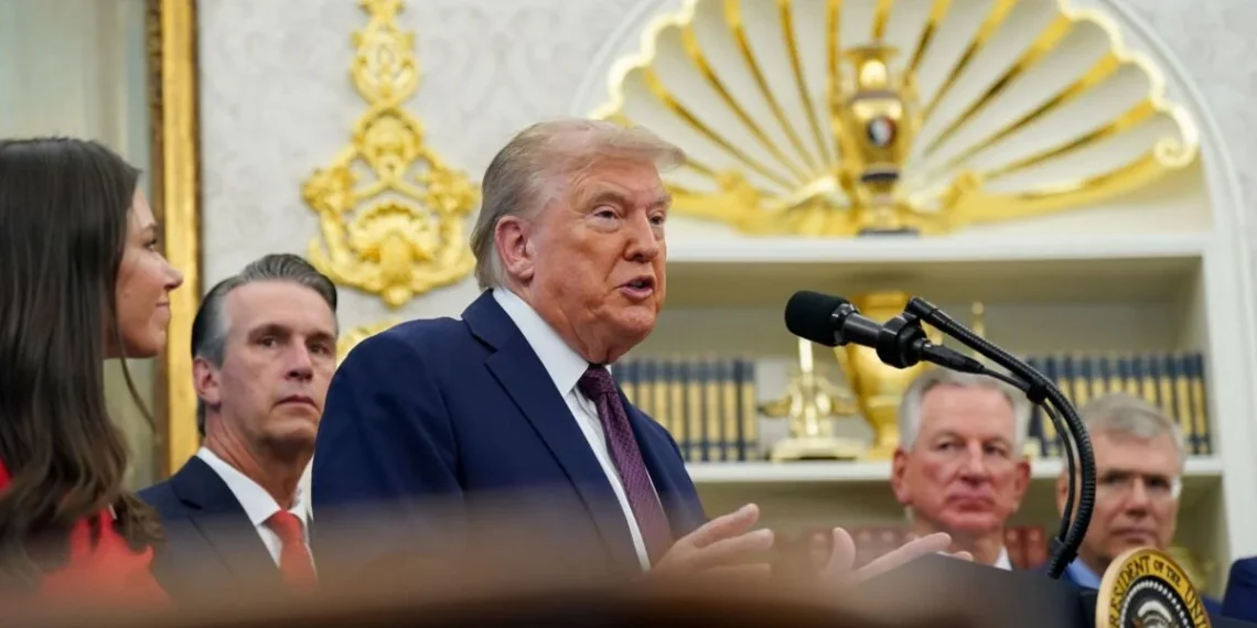 Trump confirma ataque a navio nas Caraíbas