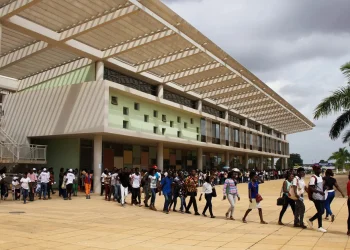 Universidade Agostinho Neto volta ministrar cursos de saúde