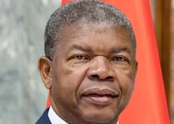 Chefe de Estado e diplomata da União Africana abordam assuntos da III Cimeira sobre Financiamento de Infra-estruturas em África que hoje começa