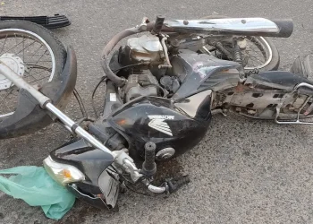 Embate entre duas motorizadas provoca morte dos dois condutores