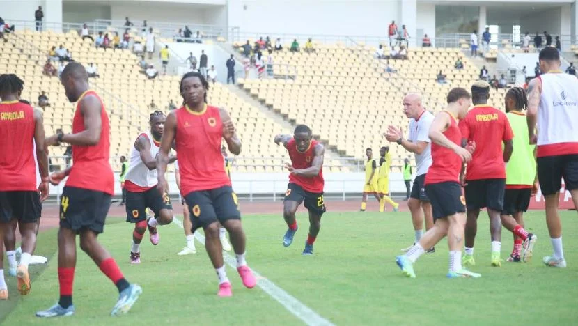 Palancas Negras reconhecem relva do Somholo National Stadium visando o jogo com Eswatini