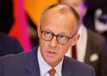 Merz informa Trump sobre planos de usar activos russos, diz Governo alemão