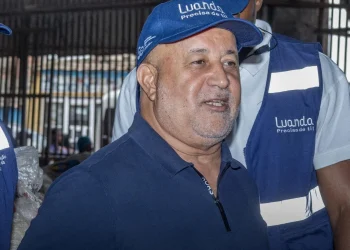 ‎Governador de Luanda trabalha no município da Maianga‎