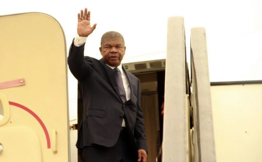 João Lourenço viaja hoje para a RDC