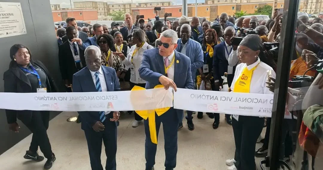 Rui Falcão inaugura Estádio Nacional Vicy António com “olhos” no futuro do futebol e do atletismo no Uíge