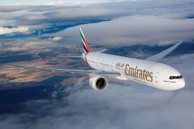 Emirates realiza primeiro voo internacional no AIAAN