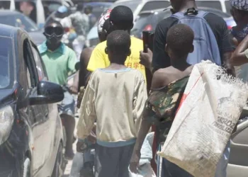 Mais de quatro milhões de crianças em Angola estão fora do sistema de ensino