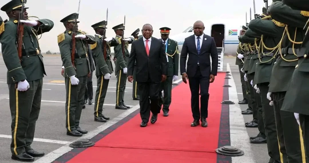 Presidente Cyril Ramaphosa já em Luanda para Cimeira UA-UE