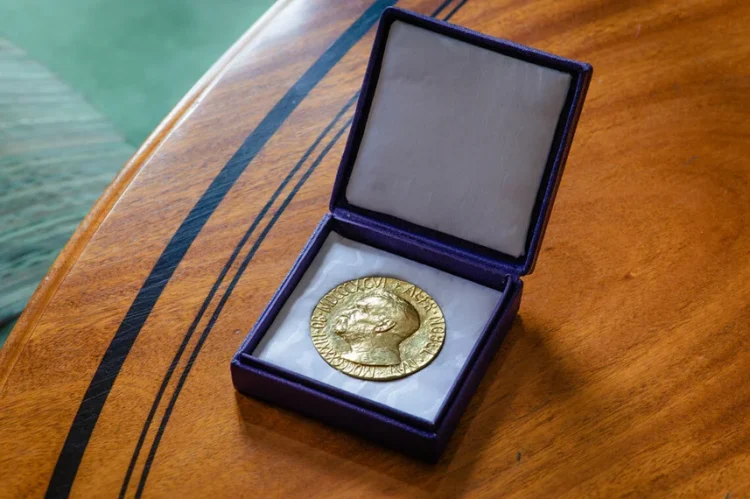 A candidatura de João Lourenço ao Prémio Nobel da Paz foi uma grande campanha de Relações Públicas da LPM