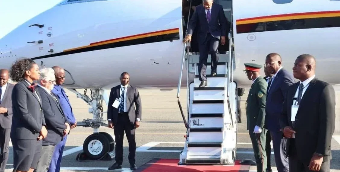 Presidente da República regressa a Luanda