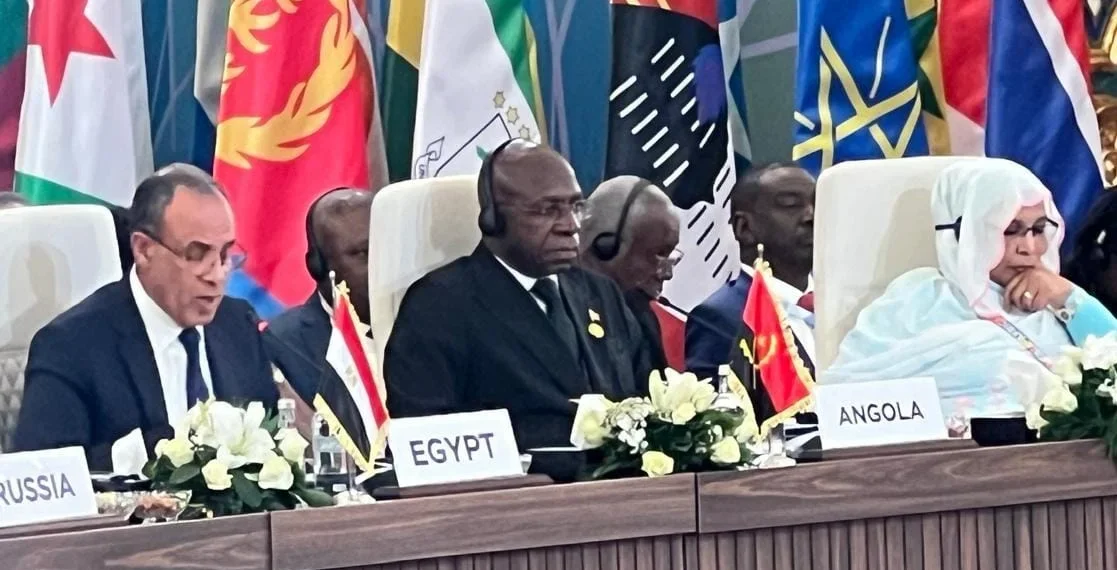 Parceria Rússia–África reforça cooperação económica e estratégica, diz Téte António no Cairo