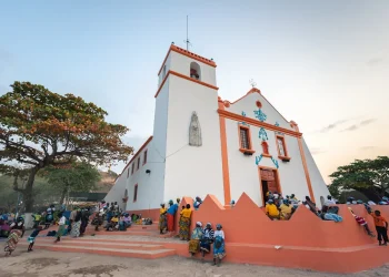 PR visita obras da Basílica da Muxima