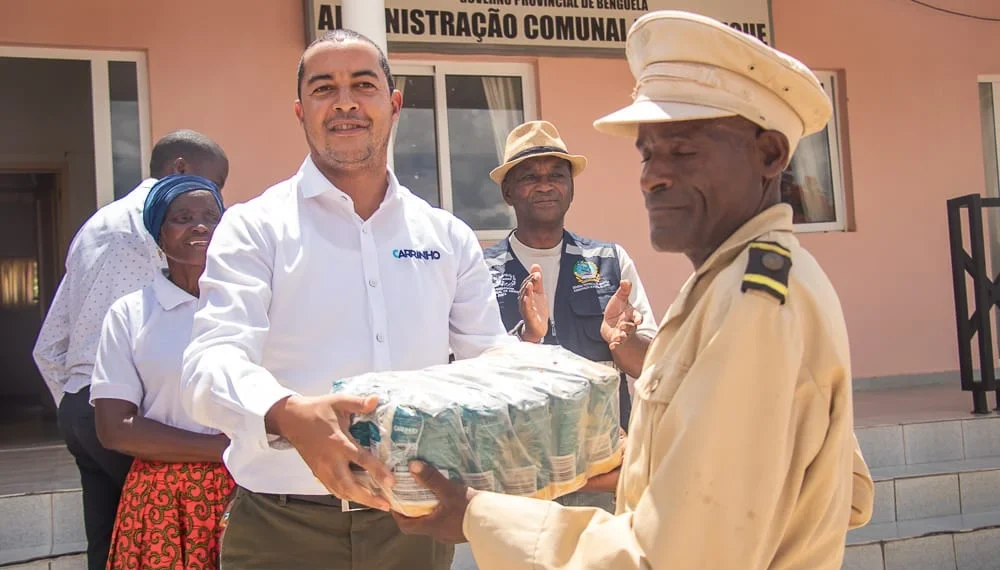 Carrinho Proteína lança projecto agroindustrial para revolucionar a produção de frango em Angola