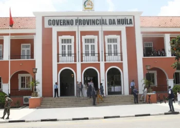 Governador da Huíla recebe em audiência idosos controlados pelo GASFIG