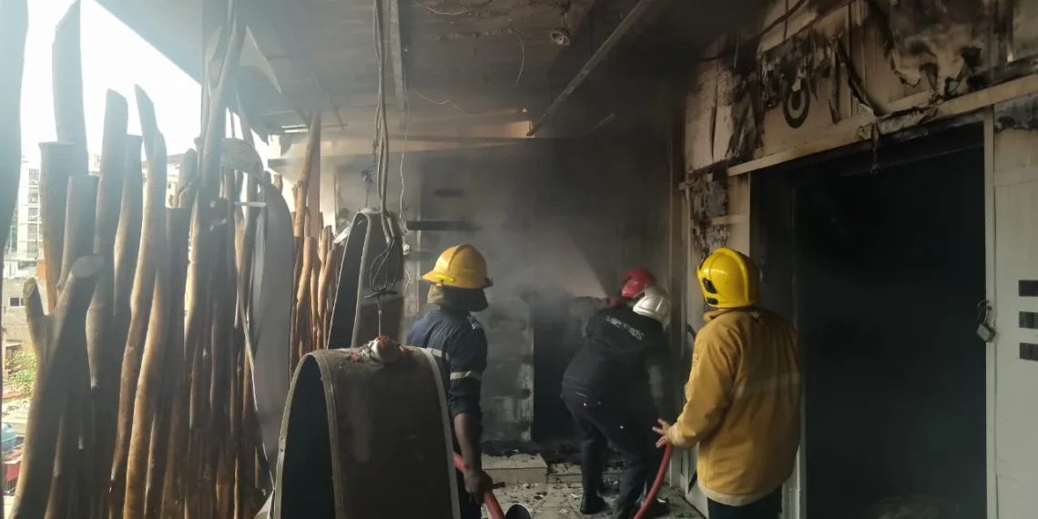 Curto-circuito apontado como causa de incêndio na baixa de Luanda