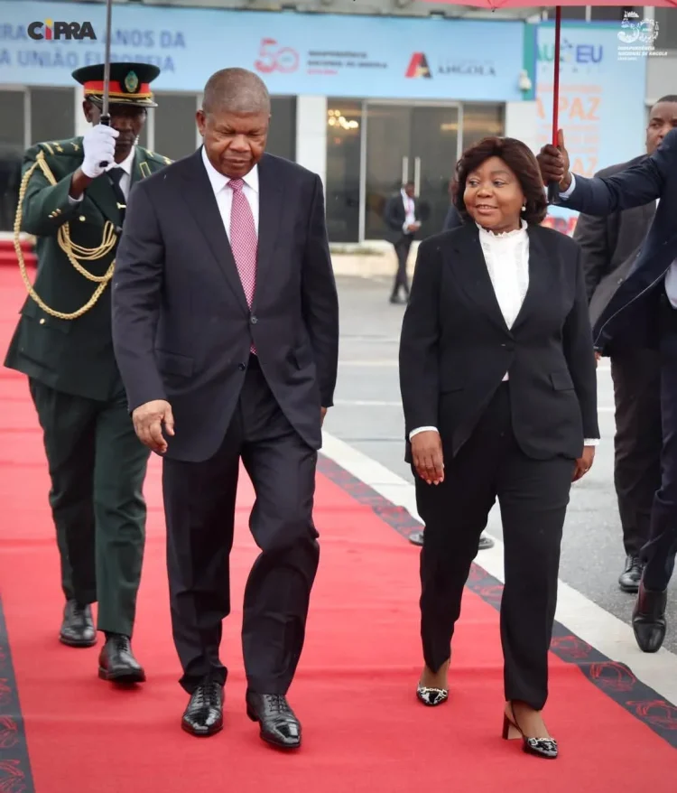 ‎PR a caminho de Abidjan‎