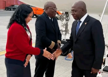 Téte António já em Dubai para participar do Fórum Económico África–Emirados Árabes