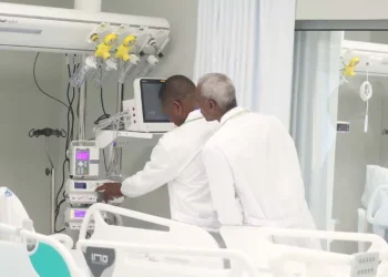 Médica intensivista alerta para síndrome pós-cuidados intensivos em Angola