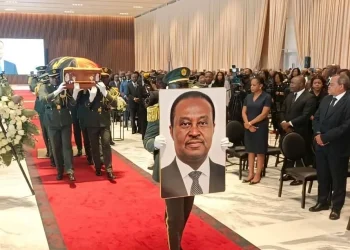 Fernando da Piedade Dias dos Santos sepultado no Alto das Cruzes