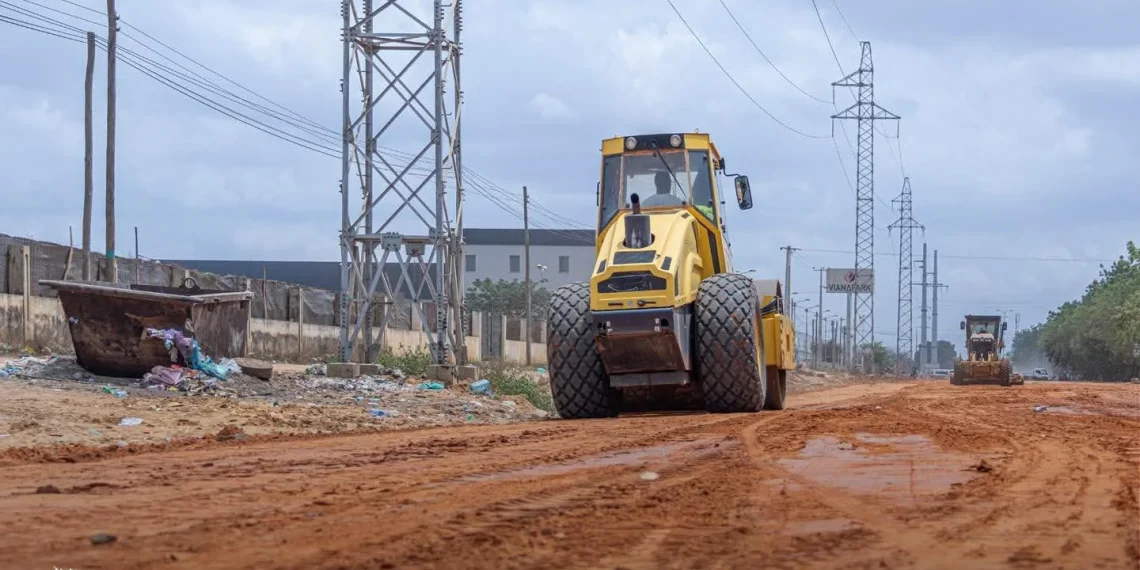 Arrancam trabalhos preparatórios das obras na estrada Viana/Calumbo