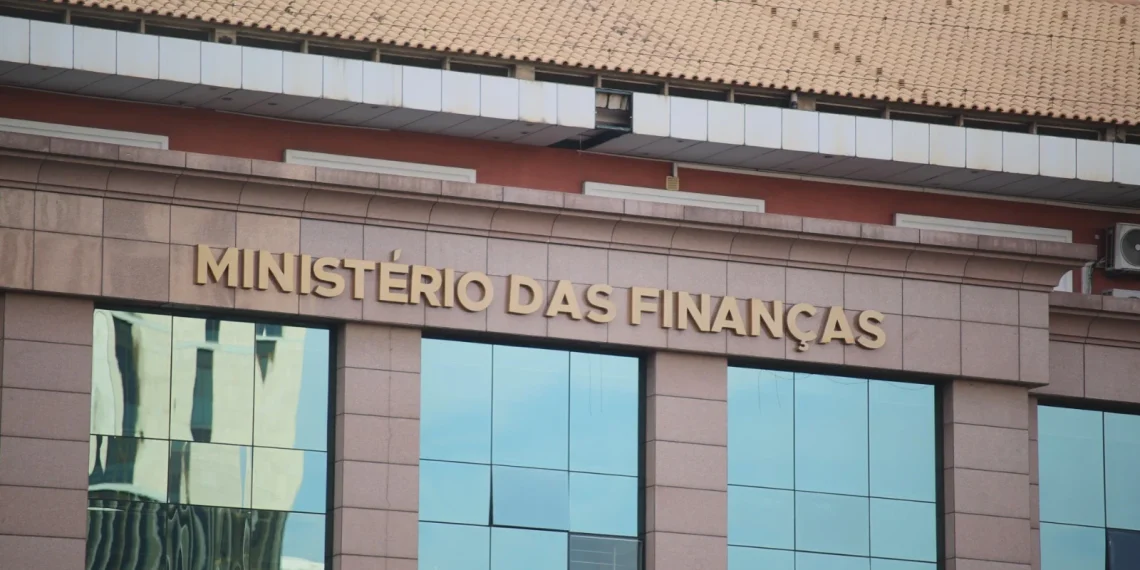 Perto de metade do OGE 2026 será sustentada com dívida