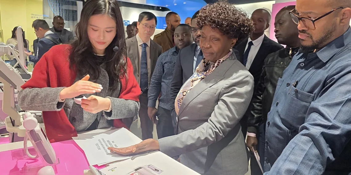 MINSA avalia tecnologia chinesa para equipar Hospital Américo Boavida