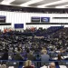 Parlamento Europeu chumba moção de censura à Comissão Europeia
