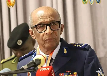 Chefe do Estado maior general felicita Força Aérea Nacional pelo 50.º aniversário