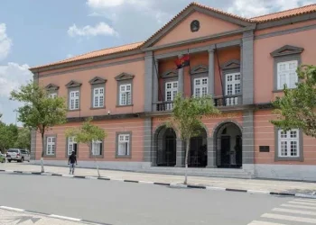 Aberto concurso público para asfaltagem de 5 km de estrada da sede municipal do Cunhinga‎