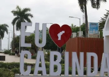 Mais de 300 imóveis comerciais abrangidos no processo de redimensionamento empresarial em Cabinda