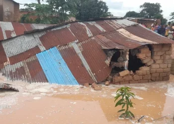 Chuva no Moxico mata uma criança e deixa mais de mil pessoas ao relento