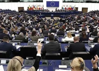 Eurodeputados aprovam cooperação reforçada para empréstimo à Ucrânia