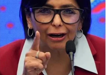 Delcy Rodríguez ordena criação de plano de defesa da Venezuela após ataque dos EUA