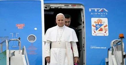 Roma passa por Luanda para falar com o mundo