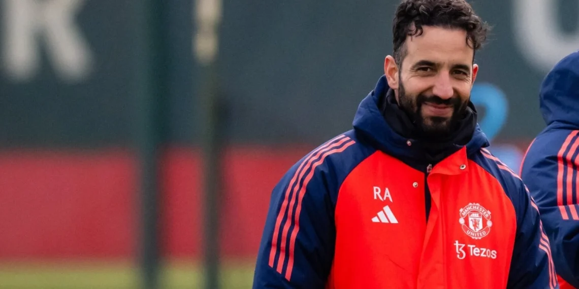 Manchester United oficializa saída do treinador Ruben Amorim‎