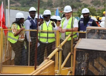 Ministro da Energia e Águas avalia projectos em Luanda e Icolo e Bengo