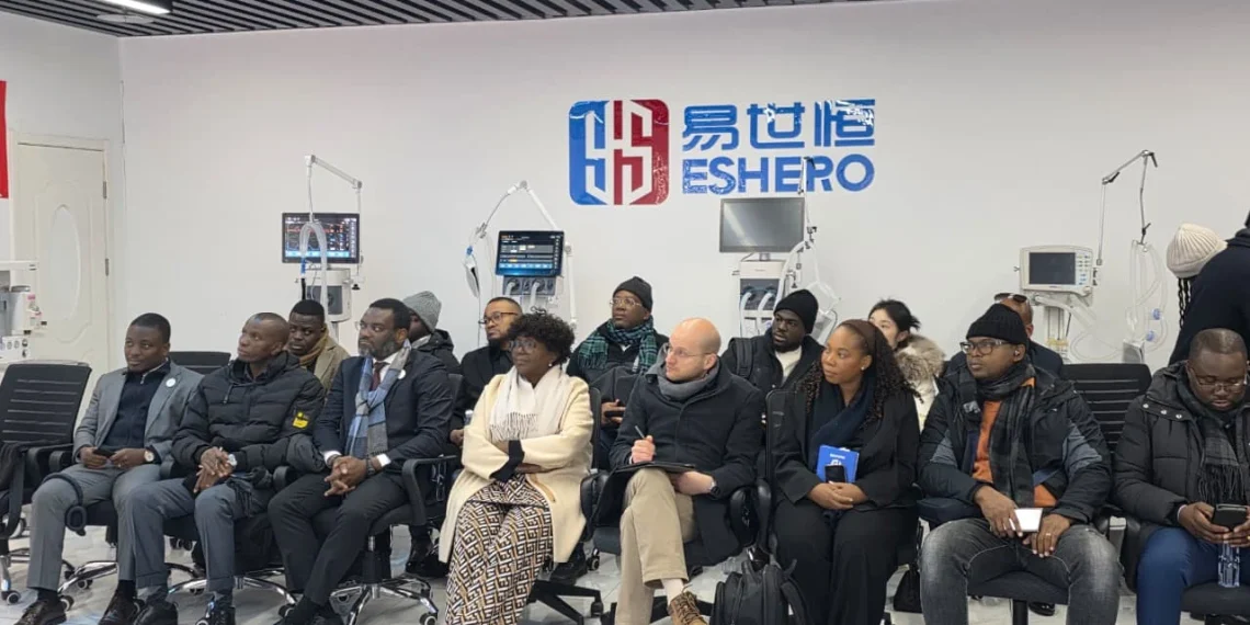 Angola avalia tecnologia hospitalar de ponta na China para modernizar sistema de saúde