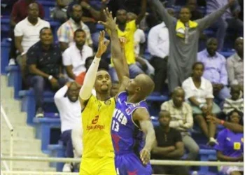 Tricolores procuram confirmar favoritismo diante dos leões