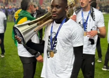 Vitória de Guimarães, de Beni Mukendi, conquista Taça da Liga