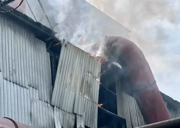 Explosão em caldeiras de fundição mata duas pessoas e deixa sete feridos