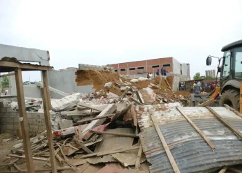 ‎Desabamento de muro do colégio Pitágoras causa morte de duas pessoas