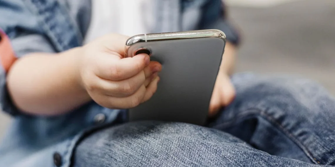 Egipto adopta restrições ao uso de redes sociais por crianças